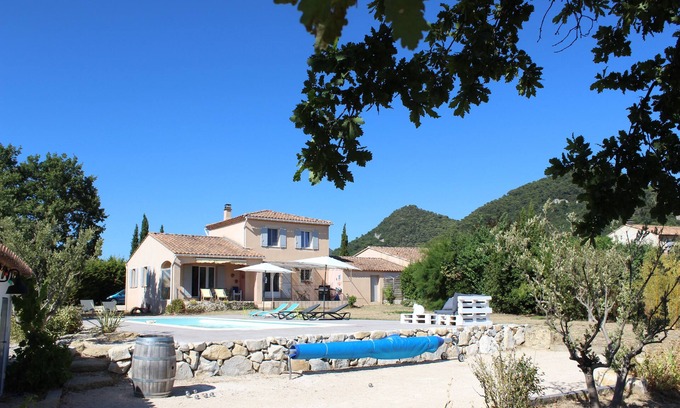 Seguret House | Inviting Villa with Pool at the Heart of Séguret Village