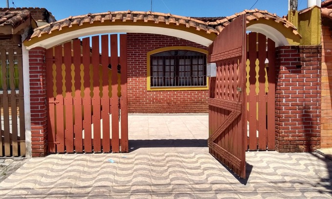 Mongagua House | Relaxing Coastal Retreat with Spa and Hot Tub Access