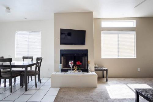 Palo Verde House | Bright 3-Bedroom Home in Tucson - Ideal for Your Stay