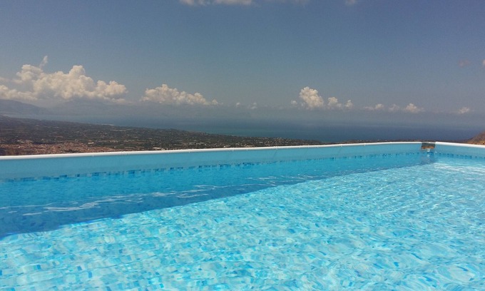 Borgetto Villa | Relaxing Apartment with Pool, Sea View and Terrace Access