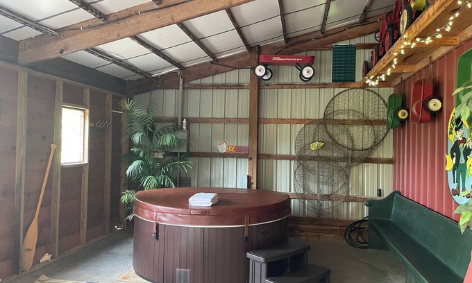 Carbondale Cottage | Comfortable and clean cottage located on hobby farm.