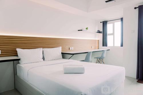 Ciputat Apartment | Cozy Stay at Studio Baileys Apartment by Travelio