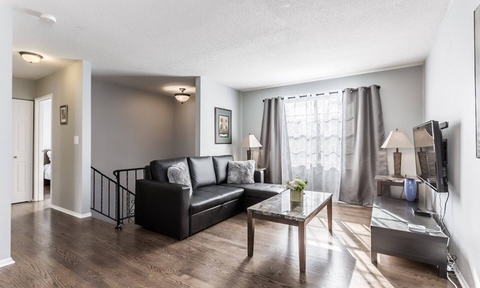 Lenexa House | Stylish 3BDR Duplex with Spa and Breakfast Included