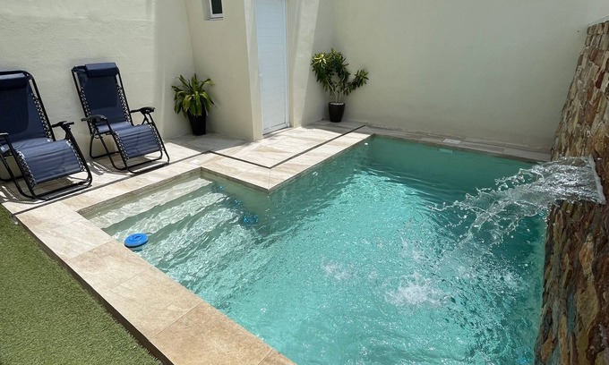 Merida Municipality House | Ideal Retreat: Guest Rated 10/10 with Pool and Spa