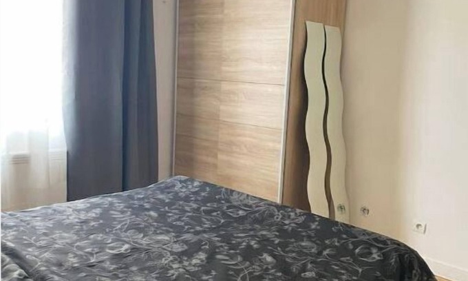 Noisy-le-Grand Apartment | Inviting Apartment Near Paris & Disneyland with Spa Access