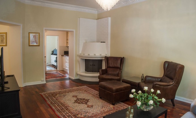 Skillebekk Apartment | Cozy Apartment with Ocean View and Prime Location