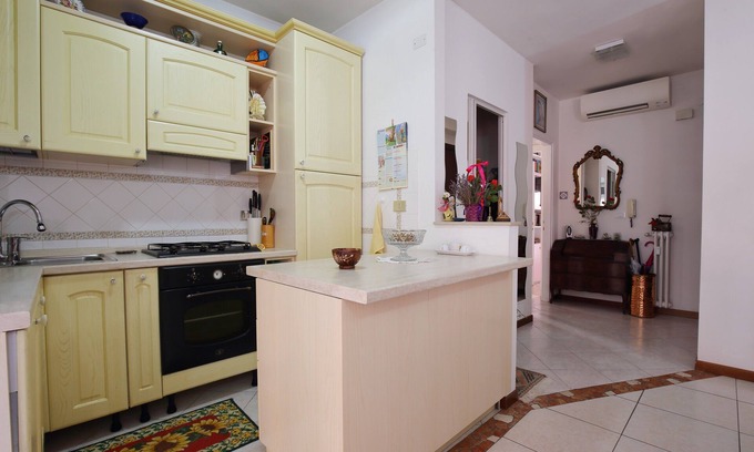 Mestre Apartment | Ideal Apartment Near Venice Bus Stop with Great Amenities