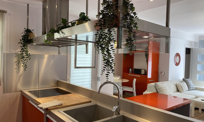Poblats Maritims Condo | Ideal Apartment with WiFi, Pool & Ocean Views Near Beaches