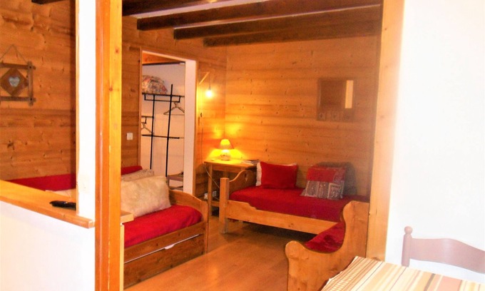 La Clusaz Apartment | Cozy Apartment for Families with Pet-Friendly Amenities