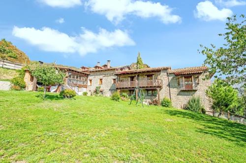 Ardanue Apartment | Inviting Apartment on Calle Unica - Pet & Child Friendly