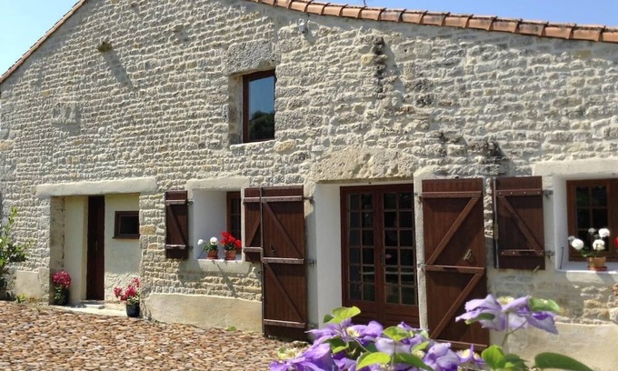 Bouin Apartment | Cozy Retreat in Picturesque French Village - 10/10 Rating