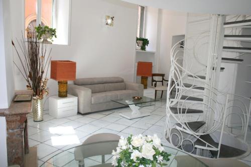 Ripa Apartment | Cozy Apartment in Rome's Vibrant City Center with Views