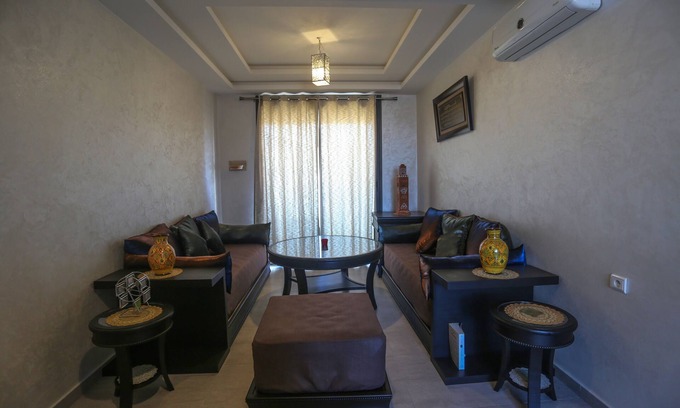 Haut Founty Apartment | Cozy Apartment Steps from the Sea and Local Souk