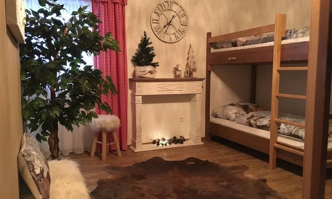 Riefensberg House | Cozy Stay with Kitchen, Breakfast & Pet-Friendly Options