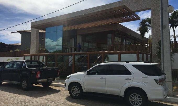 Itacimirim House | Relaxing Beachfront Bungalow in a Premier Condominium