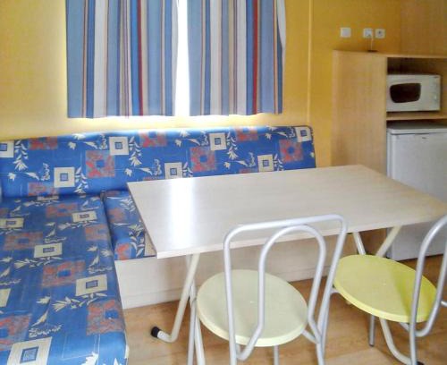 Burinhosa House | Inviting Bungalow Near Pataias with Pool Access for Families