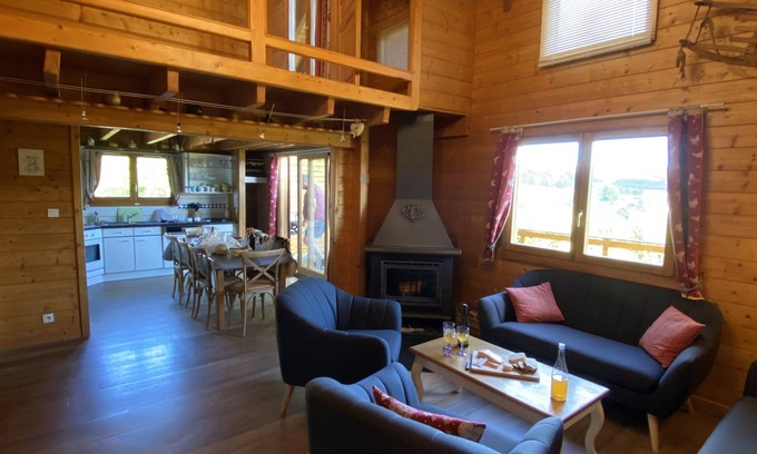 Liezey Ski Chalet | Cozy Chalet for 8-10 with Sauna and Great Amenities