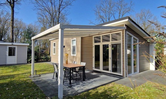 Hooghalen House | Comfortable chalet with modern amenities