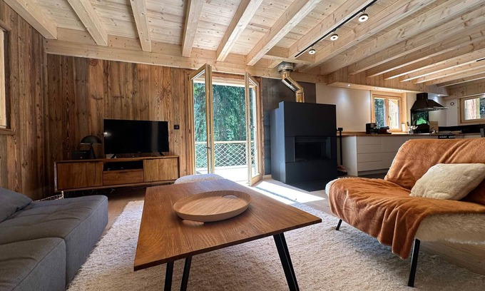 Samoens Ski Chalet | Elegant Chalet Samoëns: 3 Bedrooms & Family-Friendly Amenities