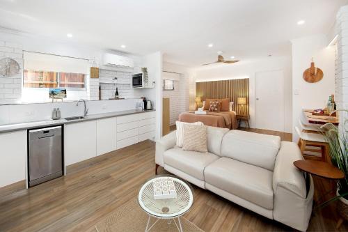 Maroochydore Apartment | Charming Studio Retreat with Pet-Friendly Amenities
