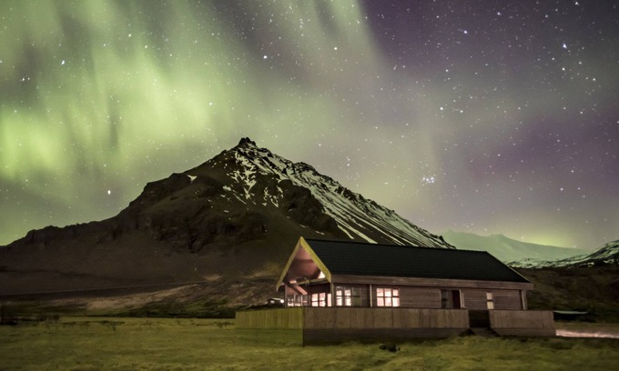 Arnarstapi House | Idyllic Cottage Retreat Near Snæfellsjökull National Park