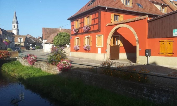 Stotzheim House | Inviting Cottage Near Obernai with Ocean View and Breakfast
