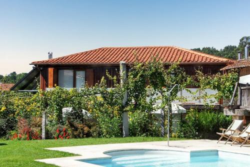 Vieira do Minho House | Relaxing Countryside Retreat in Eira Vedra with Pool