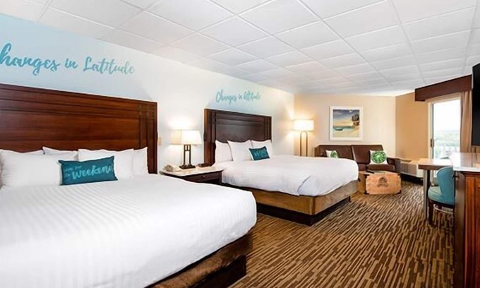 Osage Beach Hotel | Relaxing Countryside Retreat with Pool & Family-Friendly Amenities