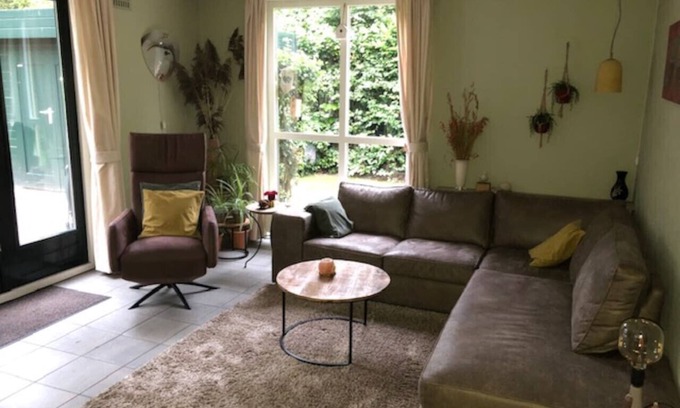 Ewijk House | Comfortable detached cottage "The Singing Willow"