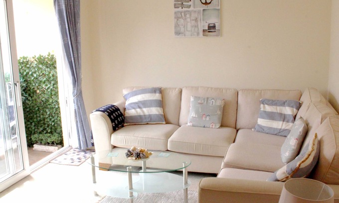 Sidmouth Apartment | Beautiful Sidmouth Apartment Steps from the Seafront
