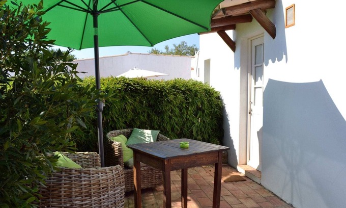Lagos Cottage | Guest Rated 10/10: Double Room with Kitchen & Pool Access