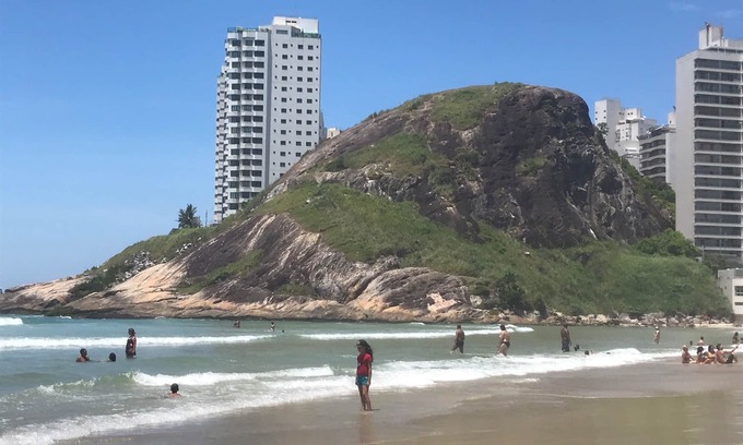 Jardim Tejereba Apartment | Enjoy a Family-Friendly Stay at Enseada Guarujá Beach