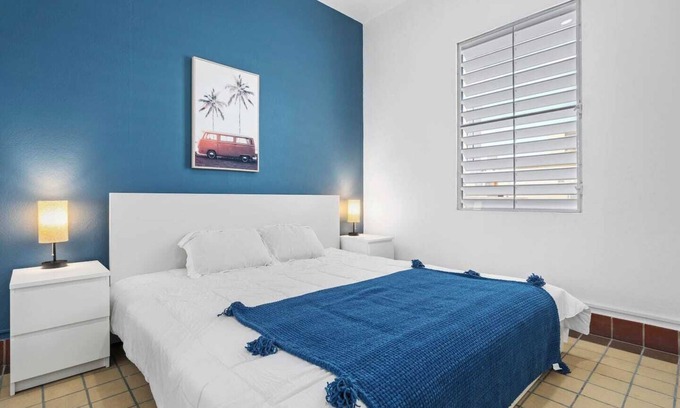 Sagrado Corazon Apartment | Ideal Retreat for Families with Oceanfront Amenities