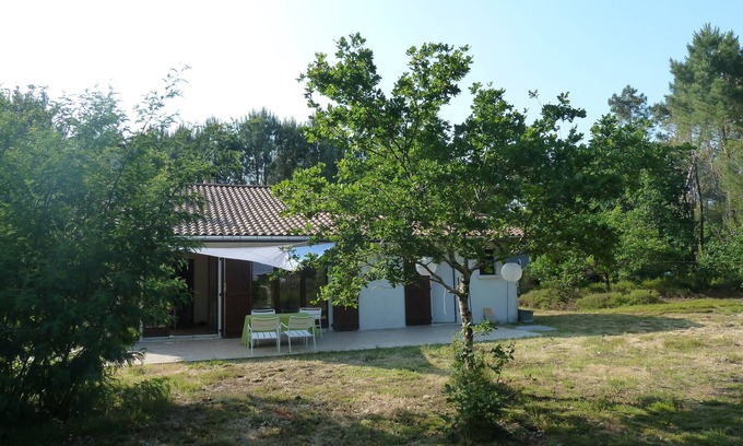 Grayan-Et-L'Hopital House | Idyllic Retreat Near Ocean Beaches with Pool & Breakfast