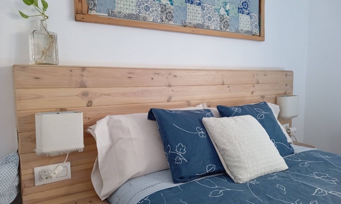 Santa Marina Apartment | Cozy Ground Floor Retreat in Old Helmet with Parking