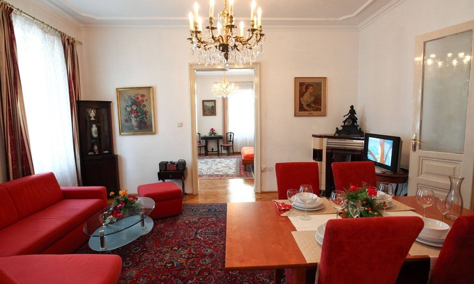 Roßau Apartment | Inviting Holiday Apartment with Spa & Breakfast Included