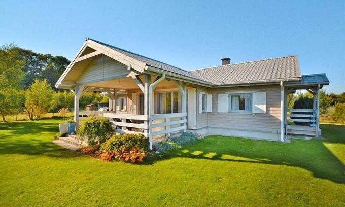 Oswino House | Cozy Oswino Holiday Home for Families with Breakfast Included