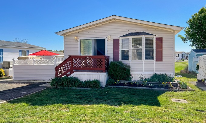 Assateague Pointe House | Relaxing Retreat with Tennis Court, Pool & Ocean Views