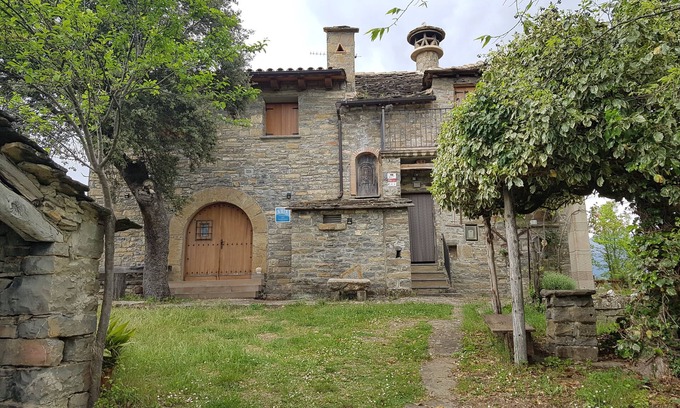 Guaso Cottage | Idyllic House in the Pyrenees with Breathtaking Views