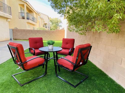 Enterprise Villa | Family-Friendly Retreat Near Airport with Hot Tub Access