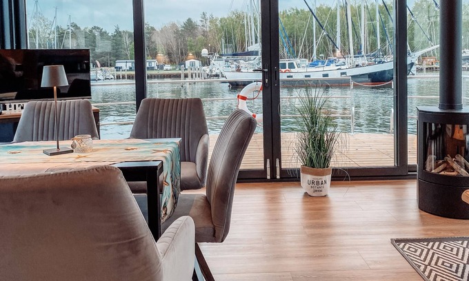 Ostvorpommern House | Comfortable houseboat on Usedom for relaxing