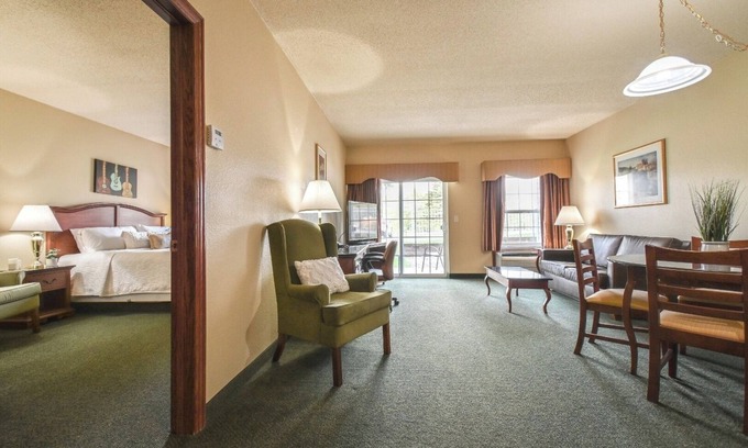 Pembine Hotel | Comfortable Island Room – Perfect for a Relaxing Weekend Getaway