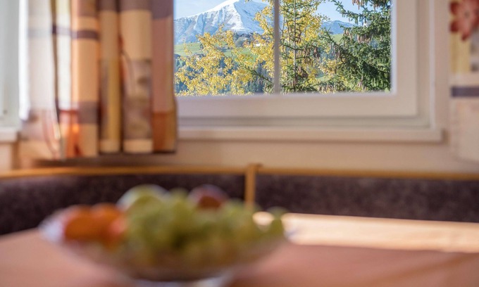 Terento Apartment | Scenic Apartment “Treyer 3 Typ B” with Mountain Views