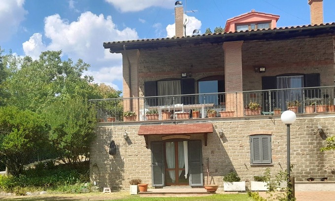 Lake Bracciano Apartment | Cozy Independent Apartment with Garden & Private Parking