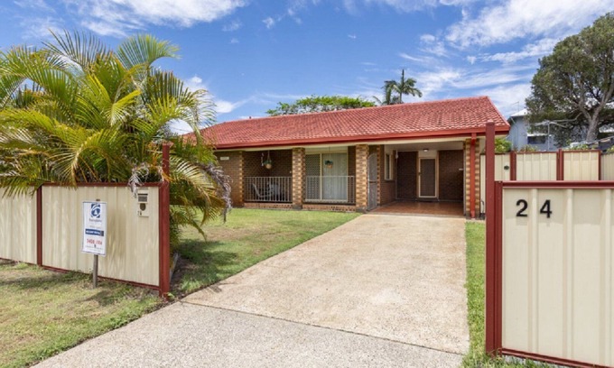Bellara House | Family-Friendly Haven with Kitchen Amenities, Rated 9.4/10