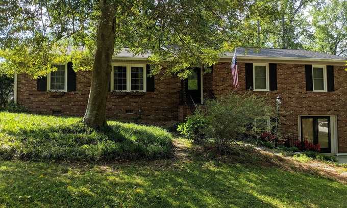 Augusta House | Cozy Masters Rental for 6 in West Augusta - Pet Friendly!