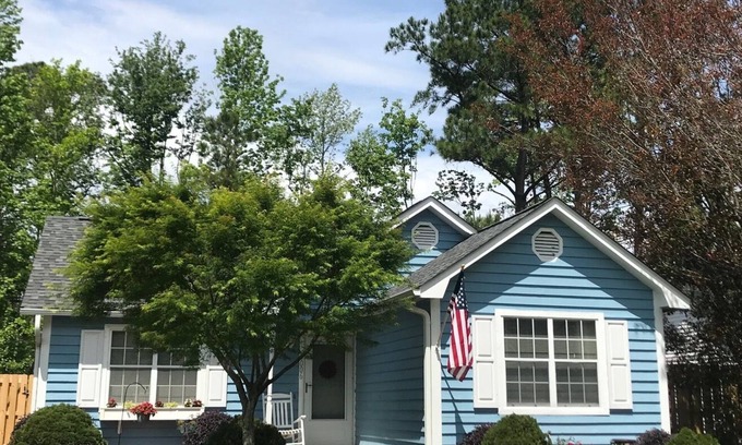 Wilmington House | Cozy Midtown Cottage with Ocean View & Pet-Friendly Perks