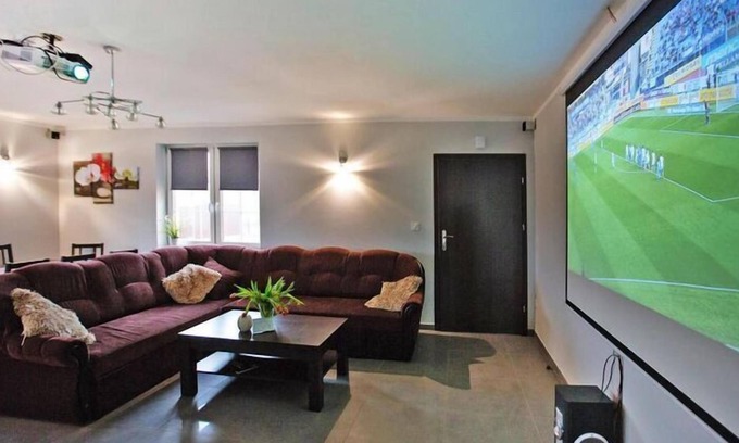 Gaski Apartment | Stylish Oceanfront Apartment with Pool in Gaski