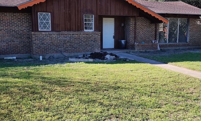 Sinton House | Peaceful Retreat with Spa and Breakfast Included