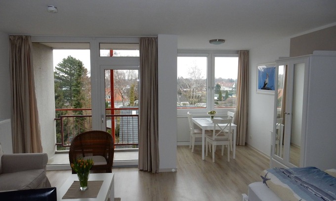 Region Hannover District Apartment | Renovated Apartment with Sea View & Spa Amenities